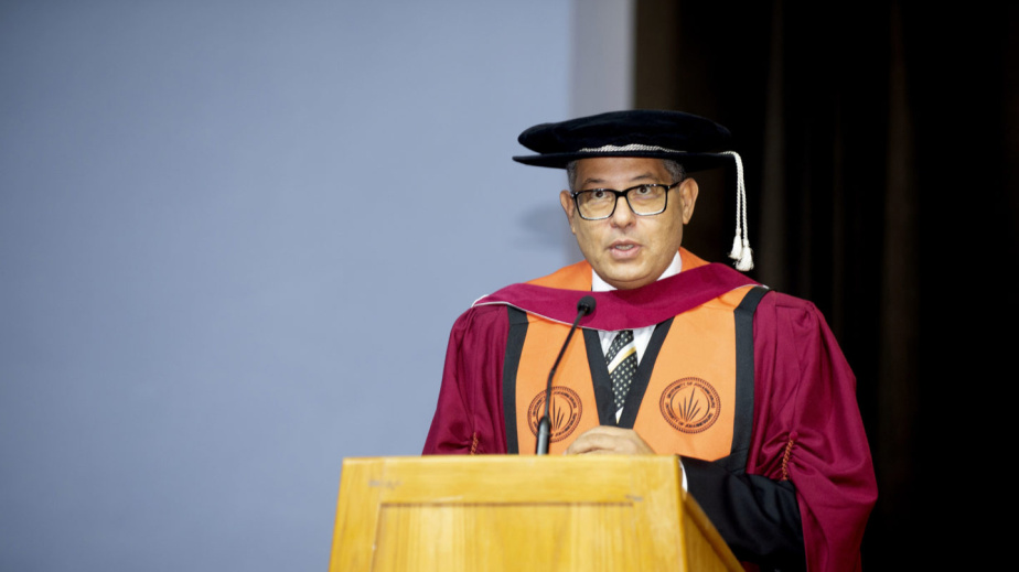 Prof. Khaled B. Letaief, newly appointed Honorary Doctor of Engineering by the University of Johannesburg (UJ), delivered his acceptance speech at UJ’s graduation ceremony on October 12, 2022. (Photo credit: University of Johannesburg)