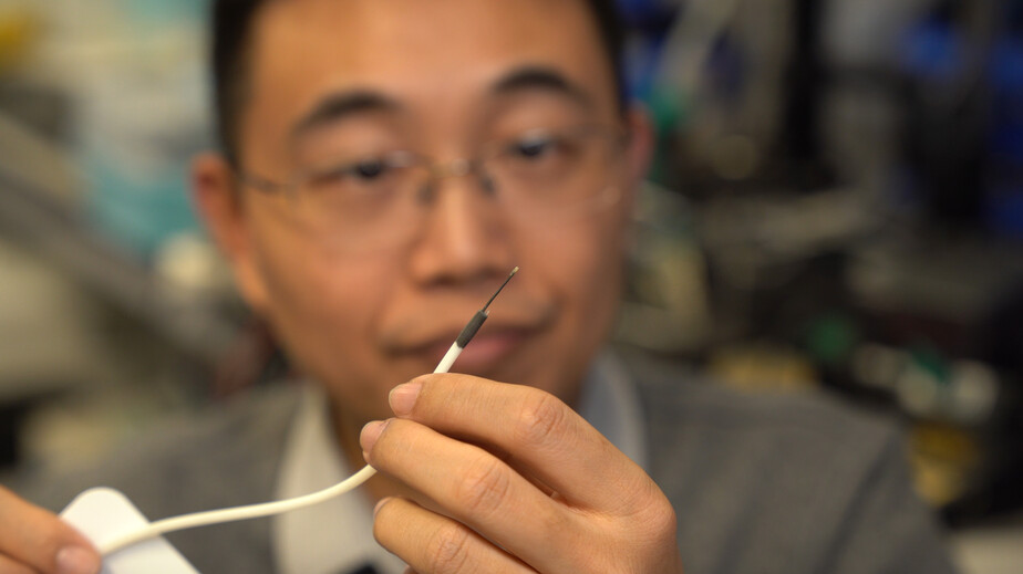 Researchers from the School of Engineering of HKUST develop the world’s smallest multifunctional biomedical robot which has a slim profile of just 0.95 mm. 