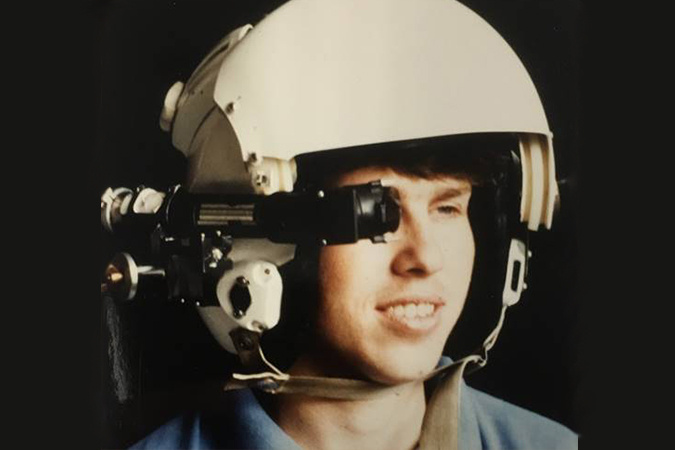 One of the participants of Prof. So’s experiment detecting an enemy target on an early virtual reality display mounted on a flying helmet during the professor’s PhD studies. 