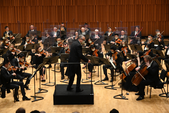 香港管弦樂團進行開幕音樂會