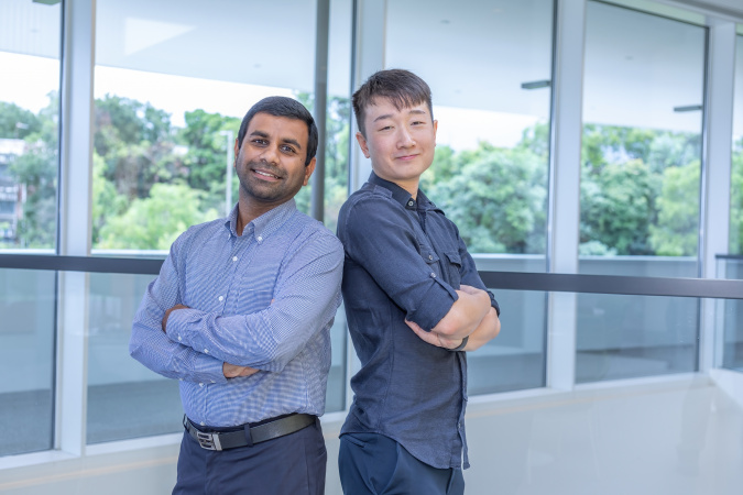 Mr. Abeynayake (left) and Mr. Yu (right) helped students to grow as an all-rounder and enabled them to perform in multidisciplinary and multi-cultural environments. The two awardees worked together as one team and motivated students to learn new concepts and skills outside their majors.