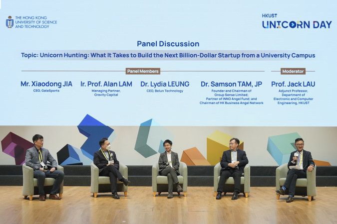 Prof. Jack Lau (1st right), Adjunct Professor of the Department of Electronic and Computer Engineering at HKUST, moderates a panel discussion with (from left) Mr. Jia Xiaodong, CEO of GalaSports; Ir. Prof. Alan Lam, Managing Partner of Gravity Capital; Dr. Lydia Leung, CEO of Belun Technology, and Dr. Samson Tam, Founder and Chairman of Group Sense, Partner of INNO Angel Fund and Chairman of Hong Kong Business Angel Network on what it takes to build the next billion-dollar start-up from a University Campus.