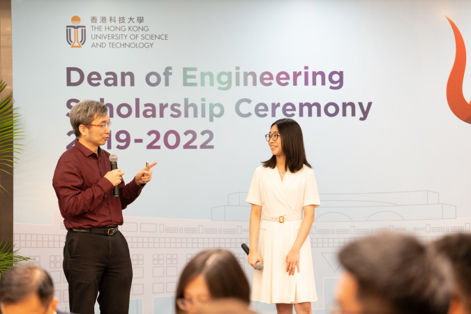 科大机械人竞赛团队指导老师胡锦添教授，和其中一名队员兼2021年的奖学金得主卢晓澄同学分享了过往的参赛经验和得着。 