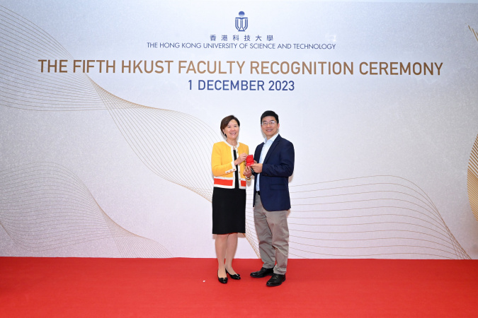 Prof. Zhang Limin (right) and Prof. Nancy Ip