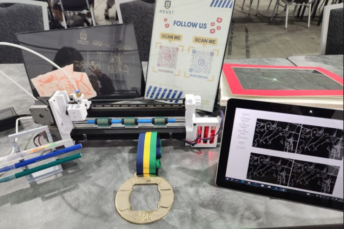 The STEAM Tutor Team of HKUST gained the gold medal in Art Bots – Painting event because of their creativity and the aesthetic quality of the final painting.