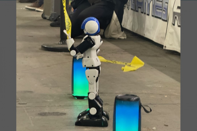 The HKUST team sent out two robots in the Humanoid – Freestyle (Kit) event to perform music and dance shows and won the gold and silver medals.