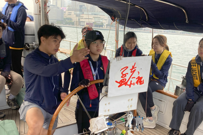 Manggongzhu is a platform where students learn sailing and cultivate a sense of responsibility, team spirit, and perseverance.