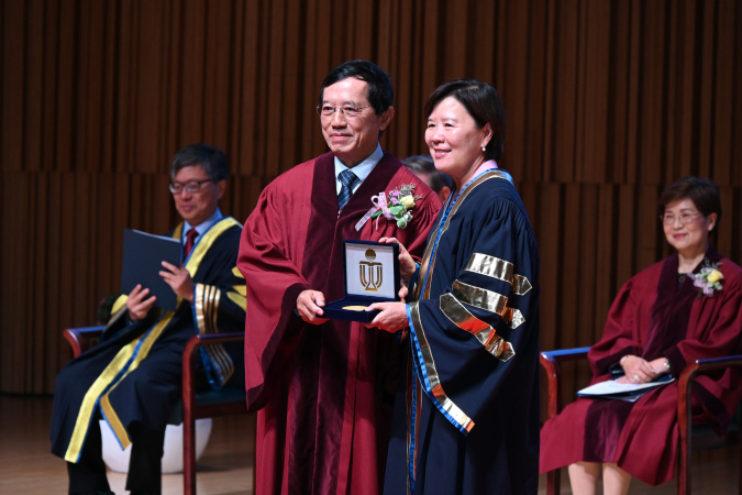 Honorary Fellow Prof. Ko Ping-Keung (left) and HKUST President Prof. Nancy Ip (right)