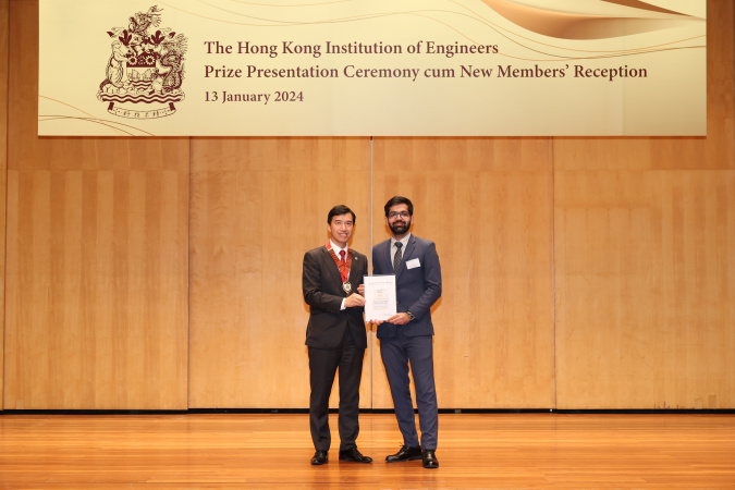 Shahman Ali (right) was presented the scholarship by Ir Dr. Barry Lee, HKIE President for Session 2023/24.
