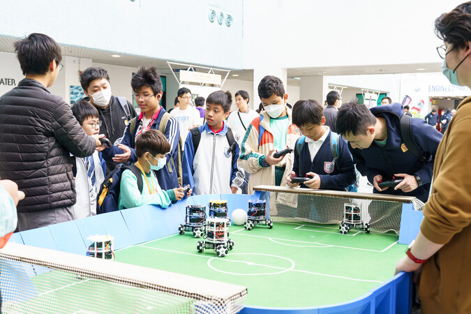 「STEAM Day@HKUST」於2025年1月16日至18日舉行，活動節目豐富，包括製作機械人體驗、Dream Team Hub項目展示、互動遊戲攤位和DIY角落。