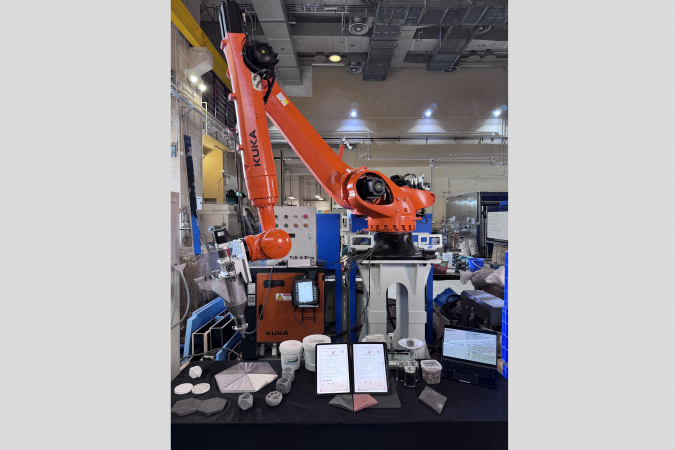 Advanced 3D printing robotic arm developed by Prof. Tsang’s team: The advanced system enables formwork-free additive manufacturing of customized concrete elements with enhanced functionalities. Integrated with sustainable, biochar-enhanced printing materials, our research platform showcases innovations in material design, thermal insulation, and digital fabrication, marking a major step toward intelligent, low-carbon construction technologies for future cities.