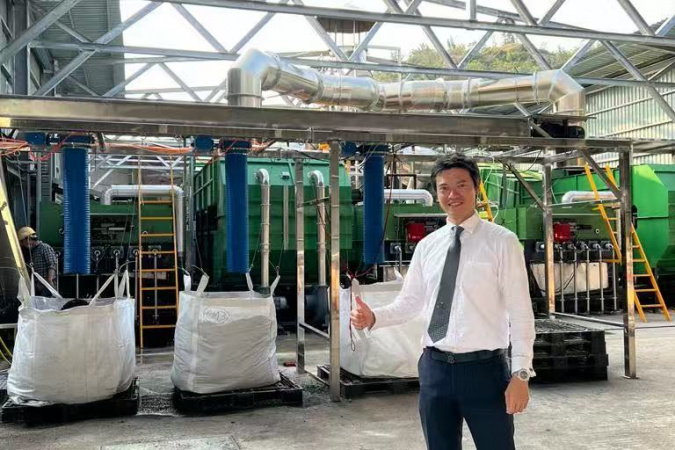 Prof. Tsang at Hong Kong’s first field-scale biochar production facility: Prof. Tsang leads collaborative efforts with the Hong Kong Environmental Protection Department to design and advance large-scale biochar production from waste biomass. The initiative supports Hong Kong’s carbon neutrality goals by enabling scalable carbon sequestration and sustainable applications of biochar in climate mitigation, environmental remediation, and green construction.