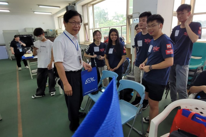UAV team members were welcomed by the event organizer.