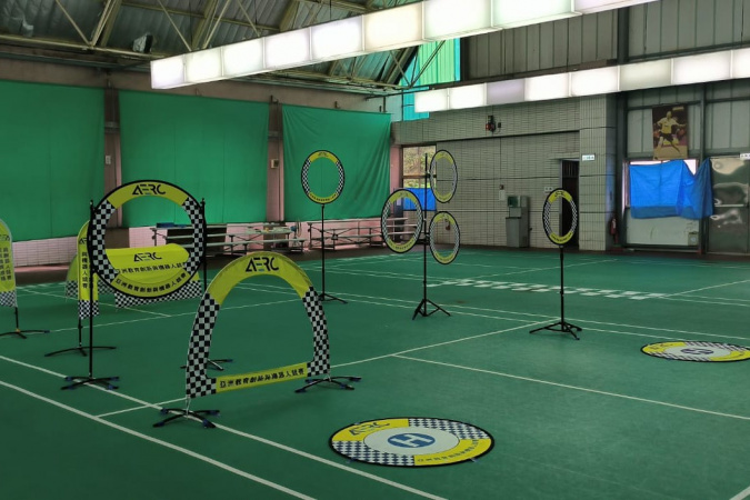 Obstacle course for manual and autonomous racing 