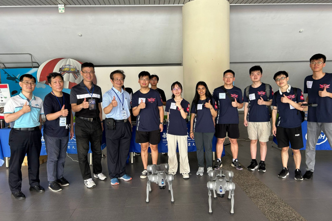Ta Hwa University of Science and Technology showcased their robots to the UAV team members.