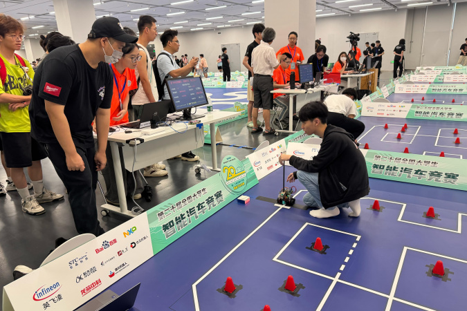 Micro photoelectric competition