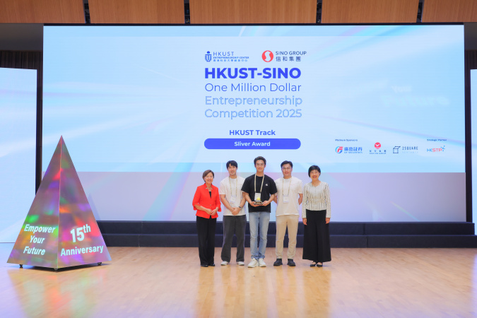 Silver Award (Second runner-up) of the HKUST Track was presented to Lulusmiles.