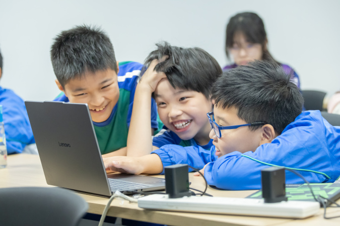 School teams participated in the AI workshop in the morning of the award presentation ceremony day.