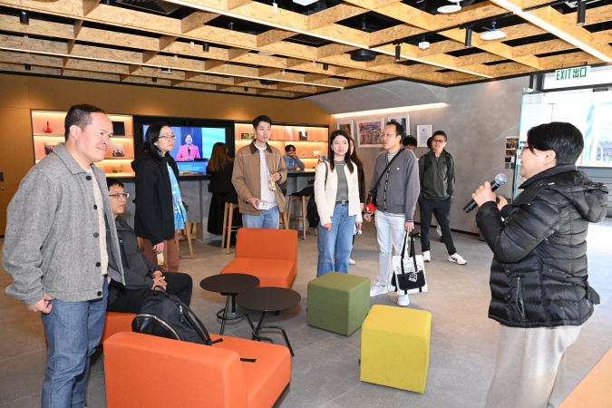 Alumni visited the University’s Alumni Commons.