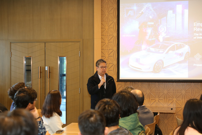 Prof. Hong K. Lo, Dean of Engineering, welcomed the audience.