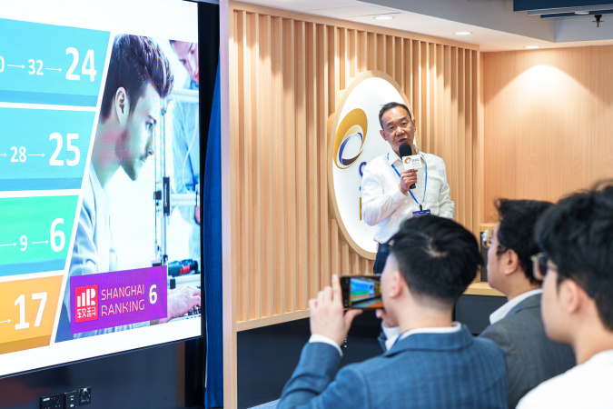 Prof. Guo Song, Associate Head (Research & Knowledge Transfer) of CSE, delivered the opening remarks.