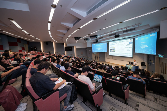 The summit invited over 50 electrochemical experts from around the world as keynote speakers to share forward-looking views on the future development of electrochemical technologies.