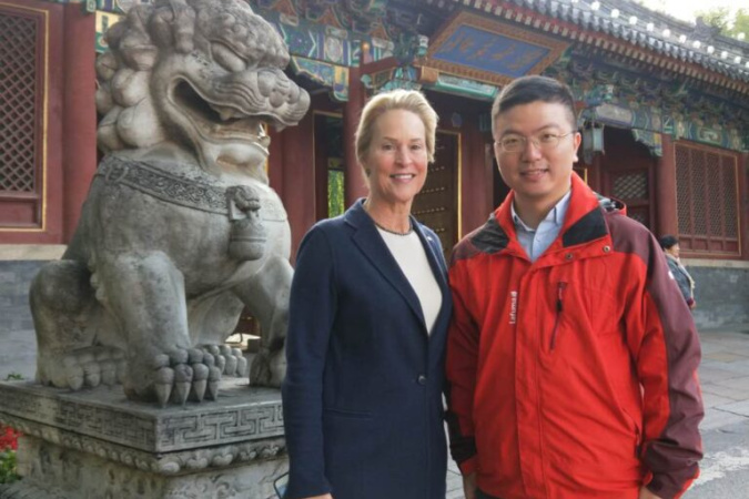 Prof. Sun and his postdoc supervisor Prof. Frances H. Arnold, 2018 Nobel Laureate in Chemistry at Peking University.Prof. Sun and his postdoc supervisor Prof. Frances H. Arnold, 2018 Nobel Laureate in Chemistry, at Peking University.