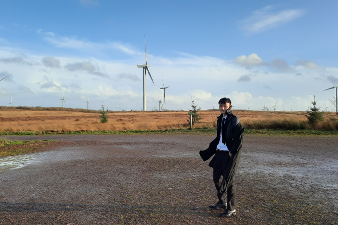 位于格拉斯哥的Whitelee风力发电场是全英国最大和全欧洲第二大的陆上风力发电场，Binnie到此考察，学习风力发电机如何运作。