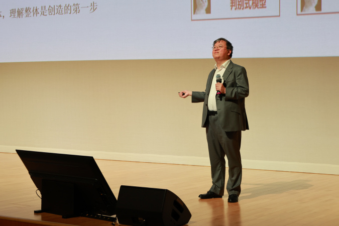 In his plenary session, Prof. Guo Yike, HKUST Provost and Chair Professor of Computer Science and Engineering, spoke on “An AI-based CBE: From a Computing Scientist Perspective”.