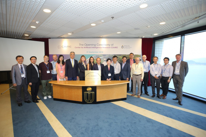 Group photo of Prof Wei Shyy (sixth left), Mr Mark Hodgson (first right), Vice-President for Administration and Business, and Prof Pascale Fung (seventh left) with Deans and AI experts at HKUST. 