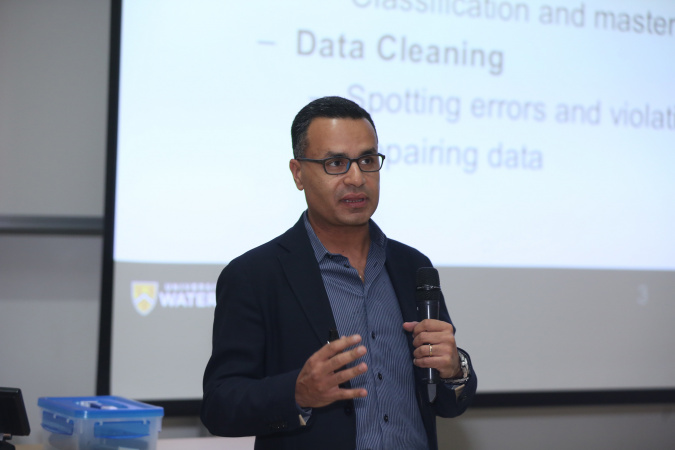 Prof Ihab Ilyas from the University of Waterloo delivered a keynote speech on “Building Scalable Machine Learning Solutions for Data Curation”.