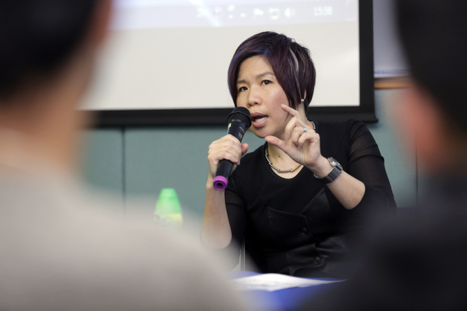 Ms Chelsia Lau shared her rich experience in the automobile industry at the forum.
