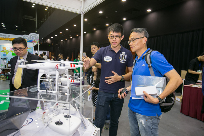 DJI’s Phantom 2 Vision Plus attracted large number of visitors from government bodies, commercial firms, and media industry.