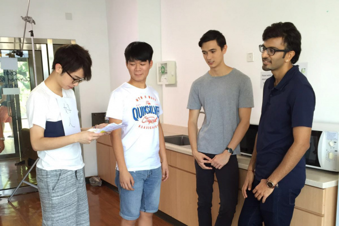 To overcome his fear of speaking in English, David (second left) proactively took part in the production of a School of Engineering microfilm with some non-local students.