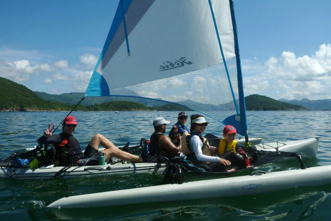 Prof. Sander with his family and friends enjoying kayak sailing in Sai Kung. 