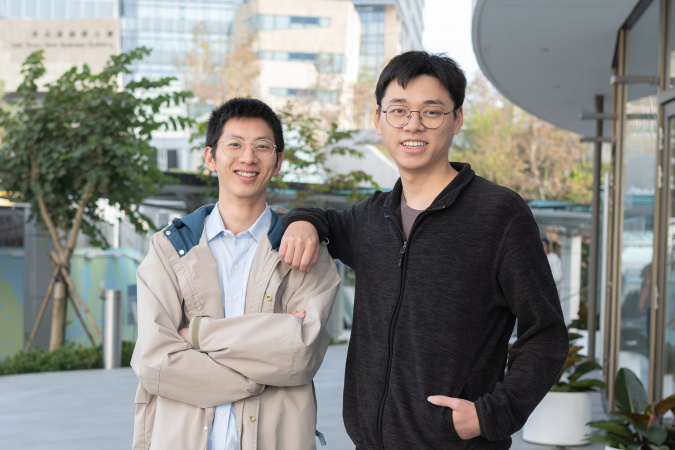 PhD students of Mechanical and Aerospace Engineering WANG Guang (left) and XIANG Xing were honored the Best Student Presentation Award in the 26th Annual Conference of HKSTAM 2023.