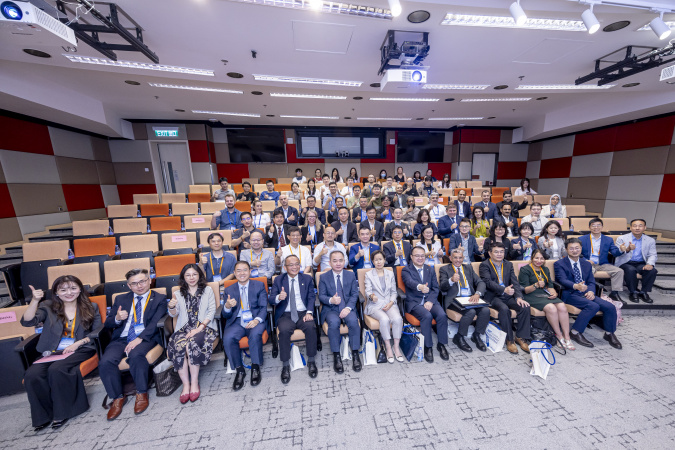 在香港科技大学（科大）进行的「第二届『一带一路』空间科学应用国际培训班」，今日举办开幕活动，来自国内外的航天科技专家和学员聚首一堂。