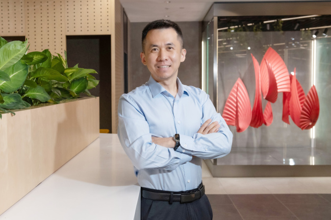 「身为香港的教育工作者，我希望回馈香港。我渴望将我的专业知识运用到本地环境中，引领香港成为人工智能枢纽和国际领先的供应链中心。」 – 张季恒教授