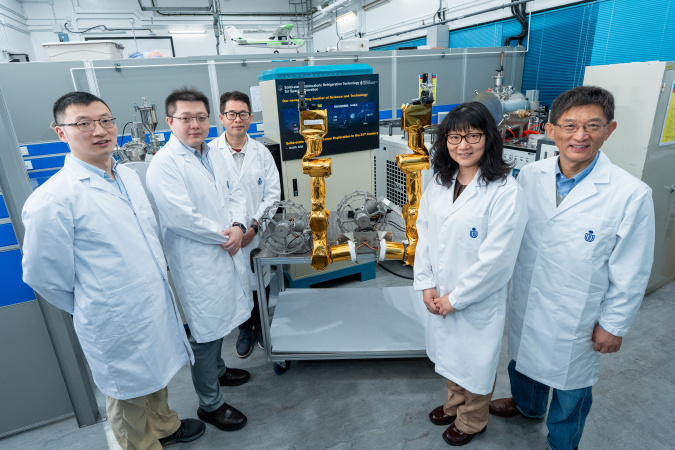A group photo of five HKUST scholars who are leading the international “Hong Kong Operation Robot” project. From left to right: Prof. Walter Wang Zhe, Associate Professor of the Department of Civil and Environmental Engineering; Prof. Duan Molong, Assistant Professor of the Department of Mechanical and Aerospace Engineering; Prof. Shi Ling, a Professor in both the Department of Electronic and Computer Engineering and the Department of Chemical and Biological Engineering; Prof. Gao Yang, Professor of the Dep