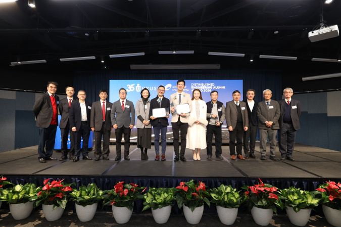 Dr. Jack Lau (seventh left), Mr. Terry Tsang (seventh right) and Mr. Frank Wang are the inaugural recipients of HKUST’s Distinguished Engineering Alumni Award. Also pictured are Mrs. Lau (sixth left), Mrs. Tsang (sixth right), Prof. Jimmy Fung (second left), Prof. Hong K. Lo (fifth left), award selection panel members Ir Dr. Andrew Chan (first right), Prof. Philip Chan (second right), Prof. Roland Chin (third right), Ir Prof. Lam Sai-Hung (fourth right) and Prof. Ping Ko (fifth right), as well as citation o