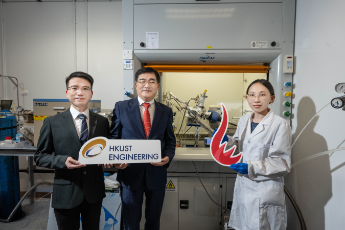 A research team led by Prof. Chen Guohua (center), Chair Professor of the Department of Chemical and Biological Engineering at HKUST, alongside Research Assistant Professor Dr. Liu Qiang (left) and postdoctoral fellow Dr. Liu Yutong (right) from the same department, has developed an innovative cartilage-inspired polymer nanocoating that effectively suppresses degradation and wear of battery cathode materials at the source.