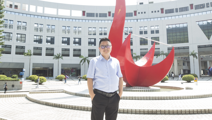 Over the past two decades, Dr. Louis Lam is glad to see public perception about the relationship between “sustainability” and “development” changing from conflicting to complementary along with a global trend of green business. It is indeed possible to maintain a high quality of life with minimal environmental impact, he said.