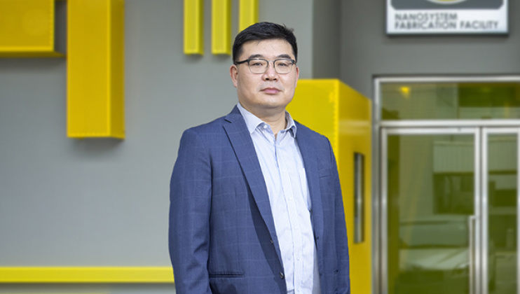 Prof. Kevin CHEN Fabricated a First-of-Its-Kind GaN/SiC Hybrid Field-Effect Transistor