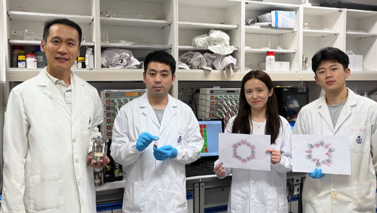 (From left) Prof. Yoonseob Kim, Assistant Professor of the Department of Chemical and Biological Engineering at HKUST, and his PhD students: Huang Jun (the first author of the paper), Li Chen and Luo Hang