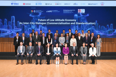 HKUST in collaboration with the Working Group on Developing Low-altitude Economy under the HKSAR Government and the Greater Bay Area Low Altitude Economy Alliance, hosted the thematic forum titled “Future of Low Altitude Economy – An Inter-City Dialogue (Commercialization and Standardization)”. Pictured are Ms. Mable Chan (front row, fifth left), Secretary for Transport and Logistics of the HKSAR Government; Prof. Nancy Ip (first row, fourth right), President of HKUST; the Hon. Elizabeth Quat (first row, fo